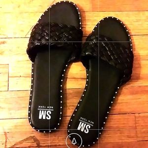 SM-NEW YORK  Flats/Slip-ons in Black w/ silver detail. SIZE 11 WOMEN'S